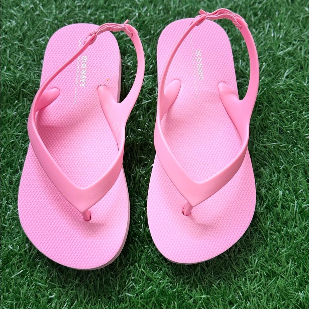 Old Navy Stylish Pink Flip-Flops for Kids Size 11
